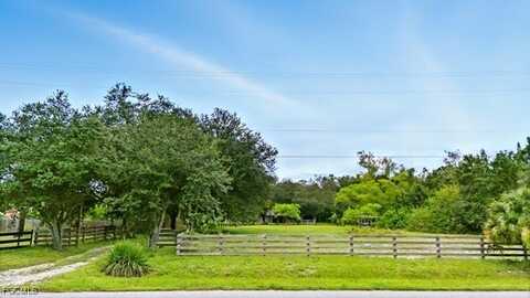 435 Trader Road, Fort Denaud, FL 33935