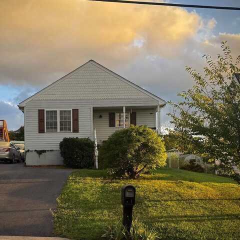 1032 4TH ST, WAYNESBORO, VA 22980