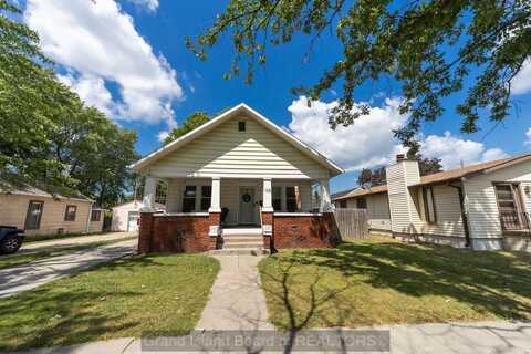 108 W 15th St, Grand Island, NE 68801