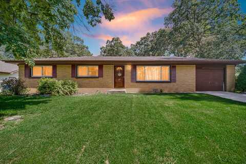 417 Cedar Street NW, DeMotte, IN 46310