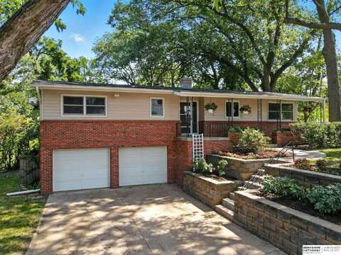 205 Caldor Drive, Bellevue, NE 68005