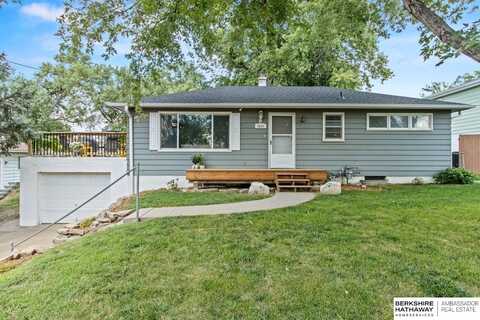 5820 A Street, Omaha, NE 68106