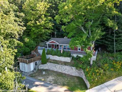 353 E Sawyer Boulevard, Newaygo, MI 49337