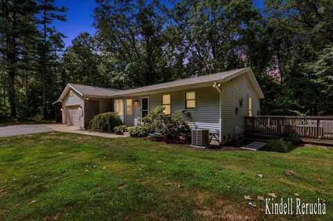 699 Lincoln Lake Avenue NE, Lowell, MI 49331