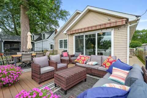 8939 Waruf Avenue, Portage, MI 49002