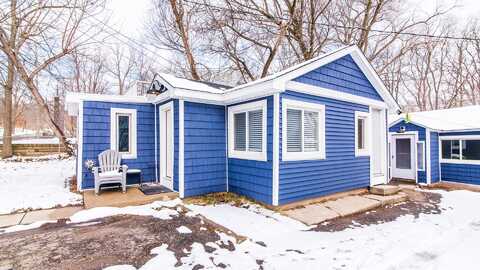 11291 E East Shore Drive, Whitmore Lake, MI 48189