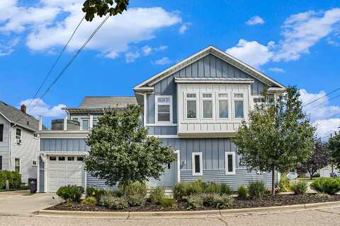 614 Maple Street, South Haven, MI 49090