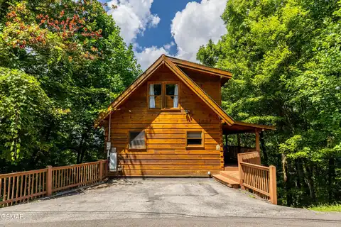 1814 Silver Poplar Lane, Sevierville, TN 37876
