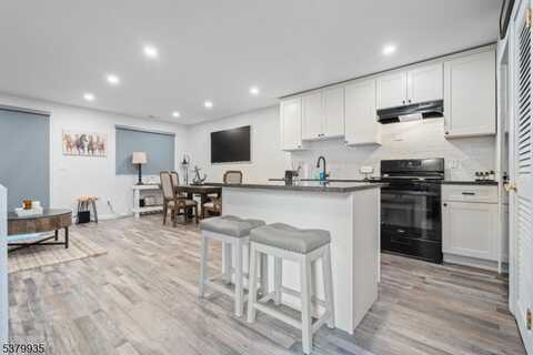 2 Solitude Ct, Vernon, NJ 07462