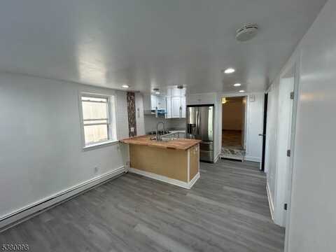 6809 Grand Ave, North Bergen, NJ 07047