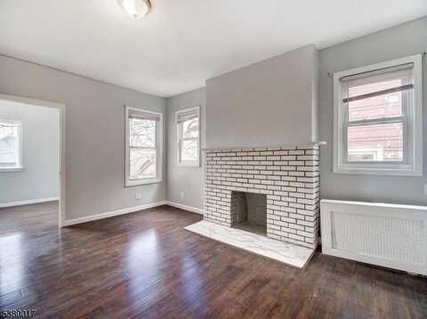 49 Parkview Ter, Newark, NJ 07112