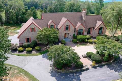 7 Gap View Dr, Blairstown, NJ 07825