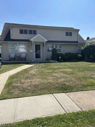 76 Daniel St, Carteret, NJ 07008