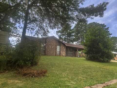 11 Hoy Green Acres Dr., Laurel, MS 39443