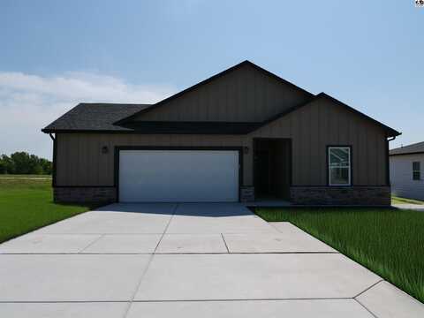 1017 Spring Creek Rd, McPherson, KS 67460