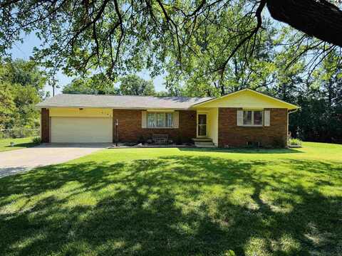 4104 N Halstead St, Hutchinson, KS 67502