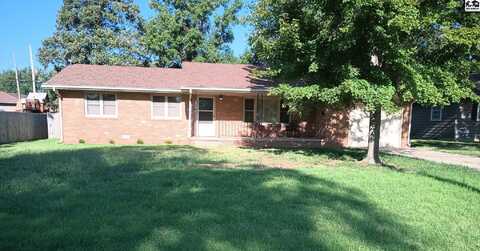 911 S St John, Lyons, KS 67554