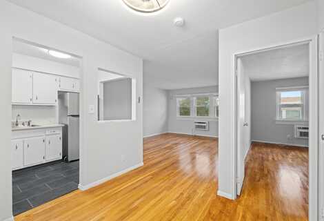 33 WEST 32ND ST, Bayonne, NJ 07002