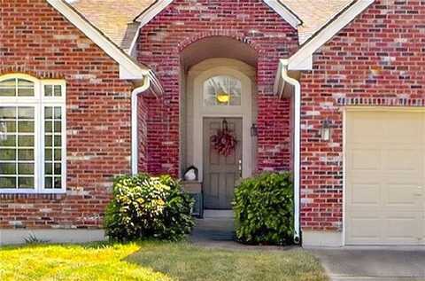 407 W 11TH Terrace, Kearney, MO 64060