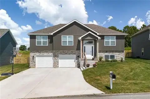 13927 Indian Ridge, Saint Joseph, MO 64505