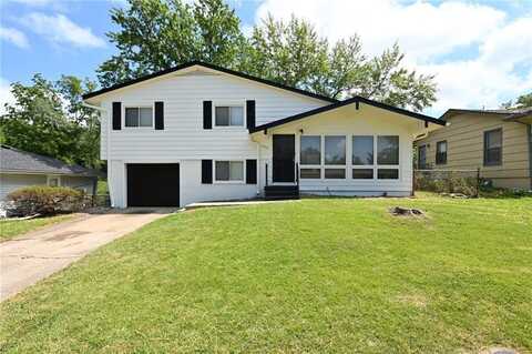 5255 Spruce Avenue, Kansas City, MO 64130