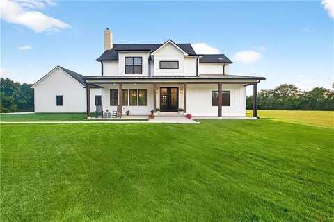 21851 179th Street, Tonganoxie, KS 66086