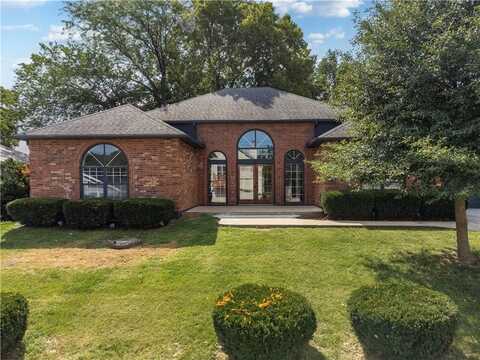 41 Clipper Drive, Lake Tapawingo, MO 64015