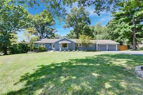 9440 Manor Road, Leawood, KS 66206