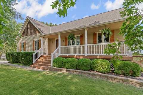 3910 Carter Drive, Smithville, MO 64089