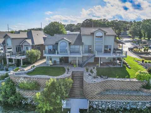 1204 Gordon Drive, Okoboji, IA 51355