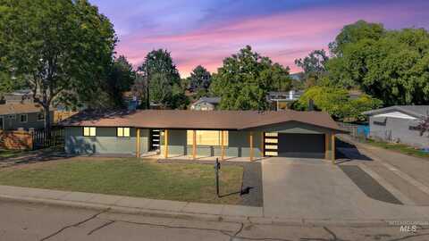 5960 W Twin Springs Dr, Boise, ID 83709