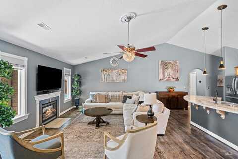 802 W Trine Loop, Nampa, ID 83686