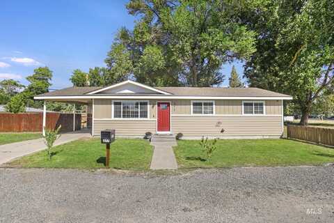 377 Locke Ave, Gooding, ID 83330