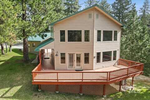 1496 Pine Ridge Dr, Cascade, ID 83611
