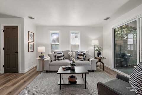 261 N Eagle Glen Ln, Eagle, ID 83616