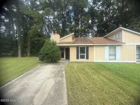 137 Twinwood Drive, Jacksonville, NC 28546