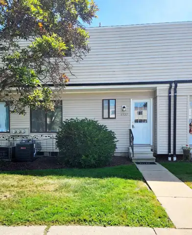 4537 Westbrook Drive, Jackson, MI 49201