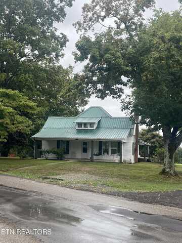 611 S Carter School Rd, Strawberry Plains, TN 37871