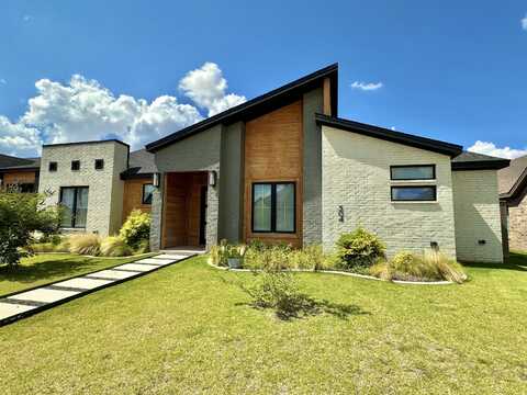 504 Brookshire Avenue, Wolfforth, TX 79382