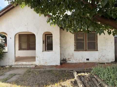 725 S 10th Street, Slaton, TX 79364