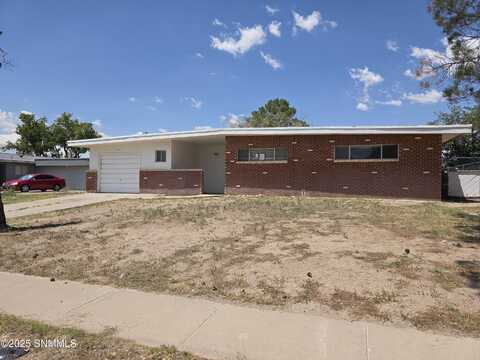 1515 Country Club Circle, Las Cruces, NM 88001