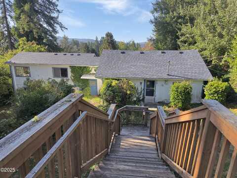 749 SE 2nd Street, Toledo, OR 97391