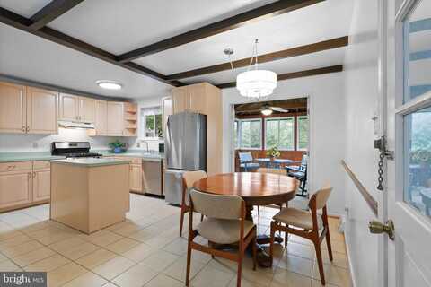10105 COMMONWEALTH BLVD, FAIRFAX, VA 22032