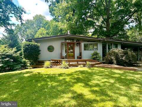 2926 MEADOW VIEW RD, FALLS CHURCH, VA 22042