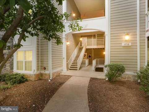 1712 LAKE SHORE CREST DR #26, RESTON, VA 20190