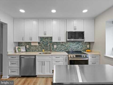 2848 JERMANTOWN RD, OAKTON, VA 22124