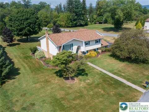 1233 Saddle Drive, Bushkill, PA 18064