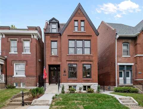 2745 Armand Place, Saint Louis, MO 63104
