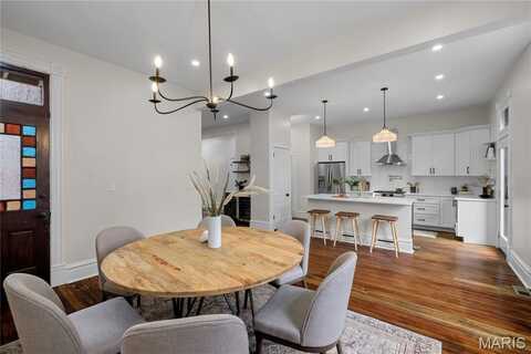 2745 Armand Place, Saint Louis, MO 63104