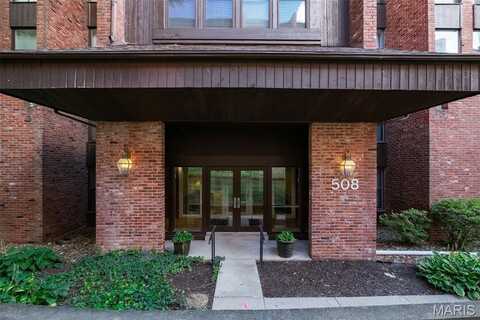 508 Coeur De Royale Drive, Creve Coeur, MO 63141